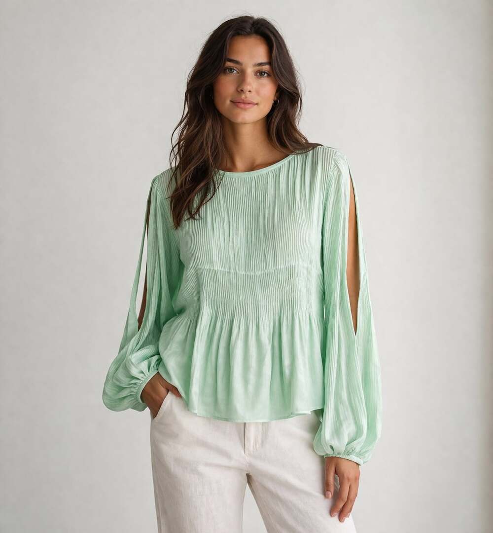 Romeo & Juliet Couture Honeydew (Mint) Blouse Size Medium Balloon Slit Sleeves